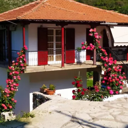 Mountain House Country house *